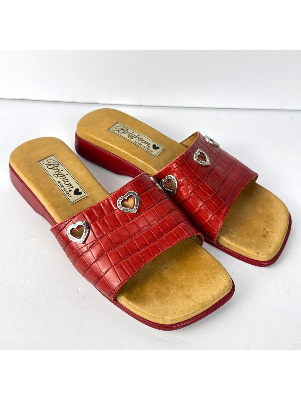 Brighton Yoko Red Crocodile Embossed Leather Heart Made Italy Sandals Womens 6.5